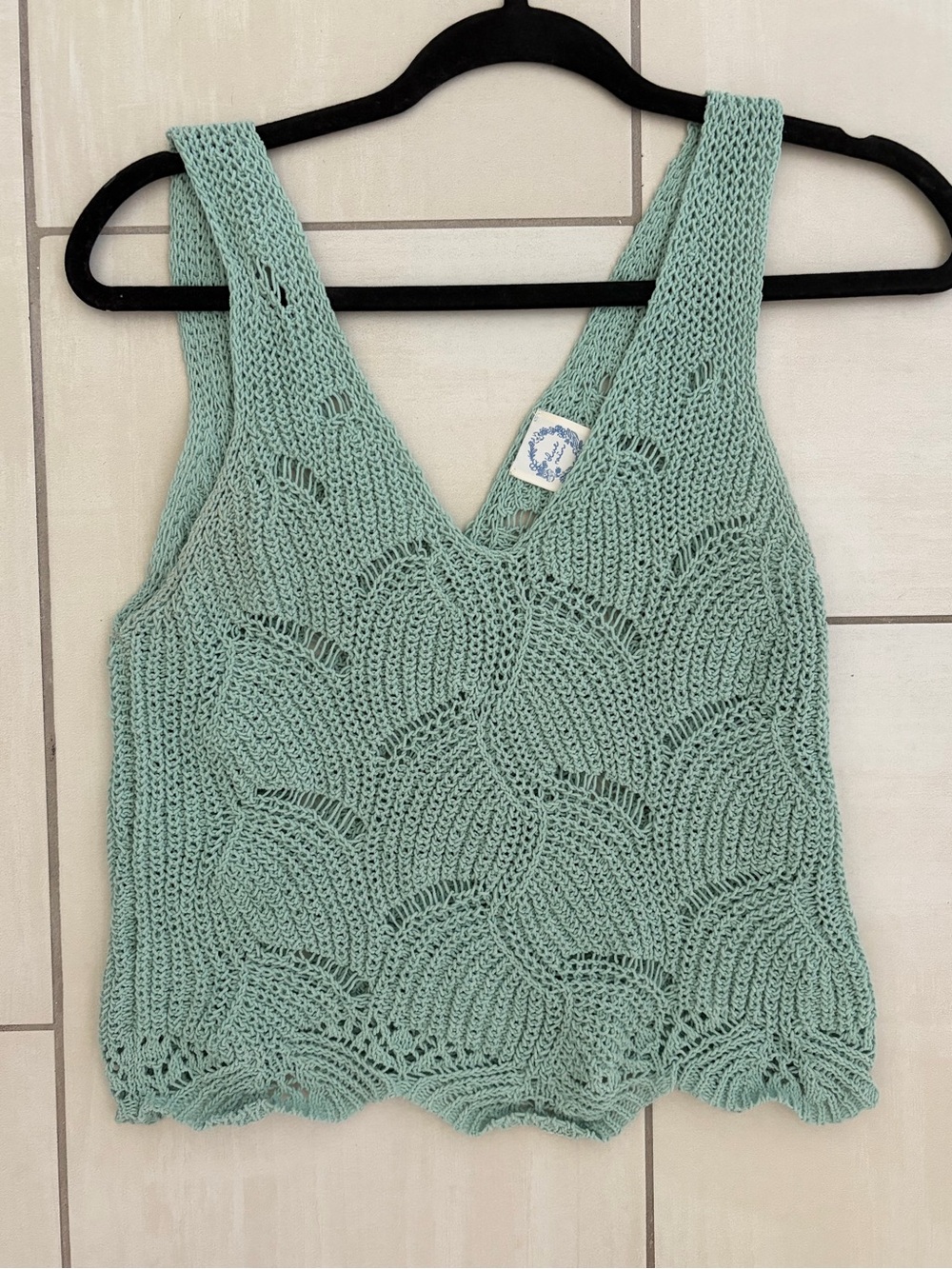 Francesca's Collections Seafoam Knit V-Neck Tank